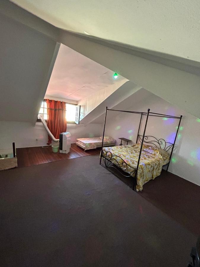 Le Duplex De Sainte Therese 卡宴 外观 照片